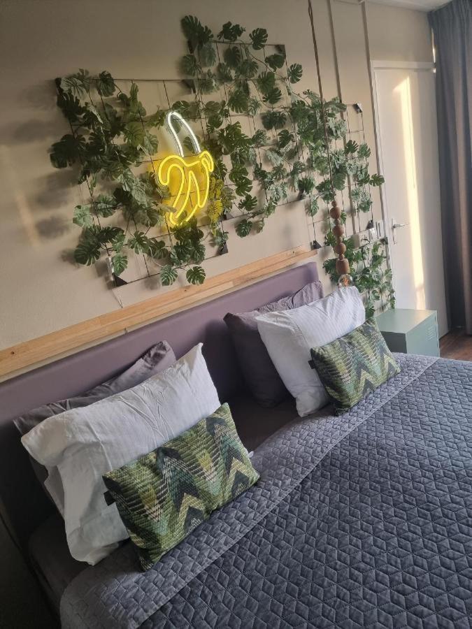 The Jungle - Duo Studio With Kingsize Terrace โกรนิงเงน ภายนอก รูปภาพ